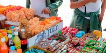 SEP prohibirá la venta de comida chatarra en las escuelas a partir de marzo de 2025