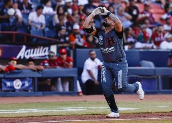 En extra innings los campeones se quedan con la serie en la frontera