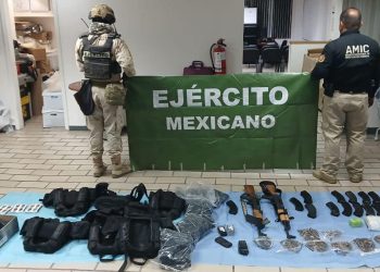 Detienen a masculino en posesión de arma de fuego y droga en Santa Ana