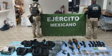 Detienen a masculino en posesión de arma de fuego y droga en Santa Ana