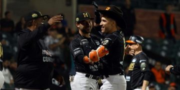 Nick Torres impulsó el triunfo de los campeones en el primero de la serie