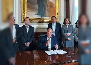 Enrique Alfaro lanza iniciativa para sacar a Jalisco del Pacto Fiscal