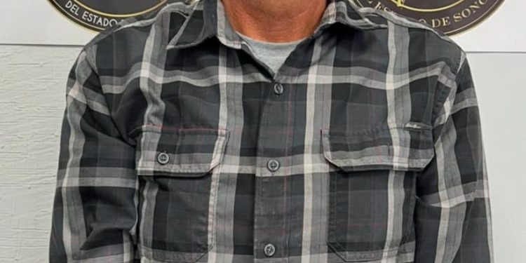 Capturan a prófugo estadounidense en Puerto Peñasco con más de 311 mil dólares y 73 mil pesos en efectivo