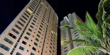 #Nacional Hombre cae del piso 22 de una conocida torre de departamentos en Veracruz