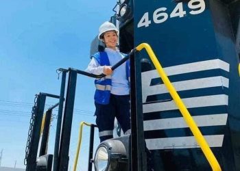 🟣 ¡ADMIRABLE! JOVEN MUJER ES MAQUINISTA DEL TREN INTEROCEÁNICO.🚂❤️🇲🇽