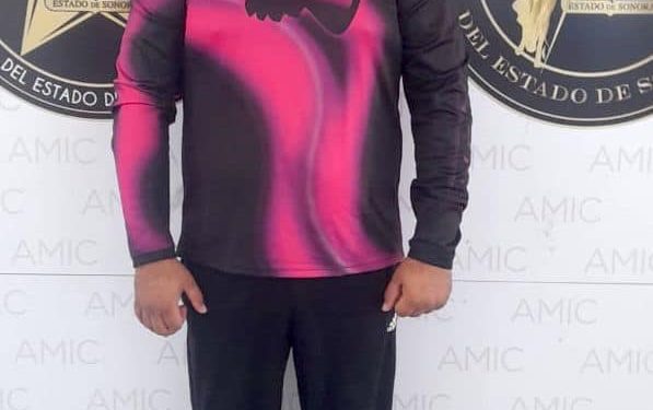 Operativo conjunto de cateo detiene a una persona y asegura droga y alcohol