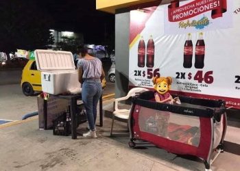 👏Joven madre soltera, sin pretectos se pone a trabajr extenuante jornada para mantener a sus hijos 😍