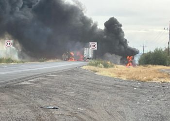 Se incendia tráiler cargado de combustible tras accidente en tramo carretero Hermosillo-Santa Ana