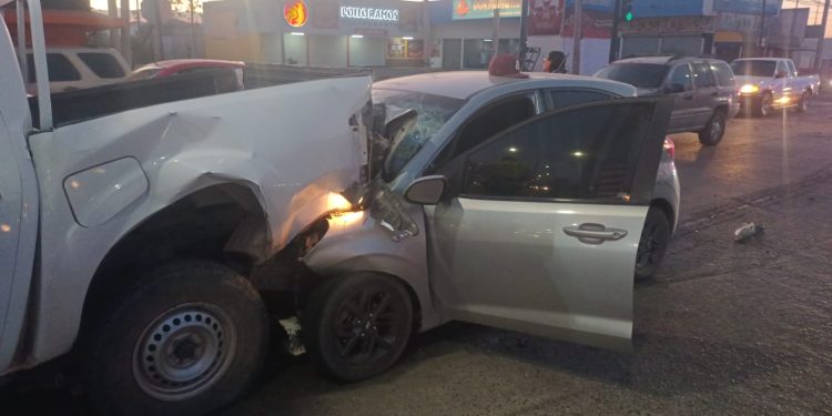 Exhorta Tránsito de Hermosillo a no usar celular al conducir