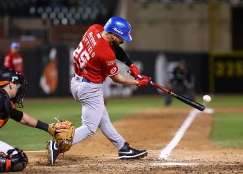 Doblega Charros a Naranjeros e iguala serie en Hermosillo