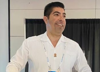 Senador de Morena dice que no está mal ir al table dance si no es con dinero del erario