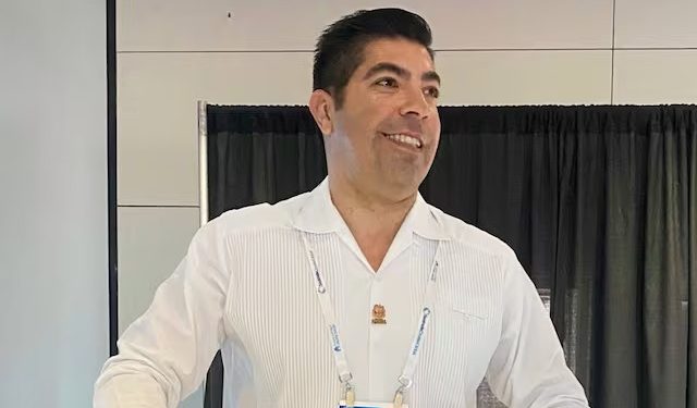 Senador de Morena dice que no está mal ir al table dance si no es con dinero del erario