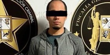 DETIENEN A SUJETO POR INSTALAR VIDEOCÁMARAS EN BAÑO DE MUJERES DE CENTRO COMERCIAL EN LA COLONIA OLIVARES EN hERMOSILLO