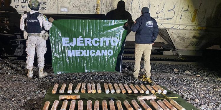 Operativo conjunto AMIC y DEFENSA asegura narcótico en vagón de tren en Nogales