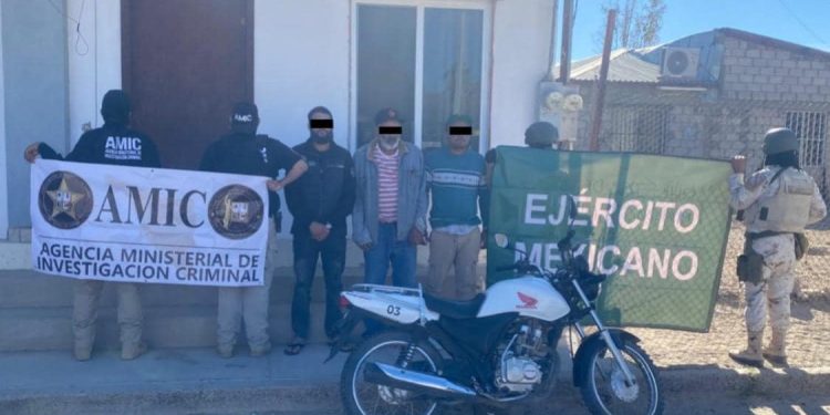 Rescatan a 36 migrantes y detienen a tres personas en Sonoyta