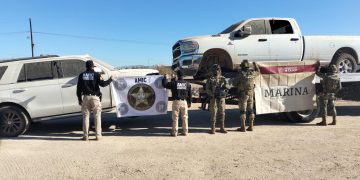 Aseguran vehículos con reporte de robo, cartuchos, narcóticos y diversos indicios en cateo realizado en Puerto Libertad