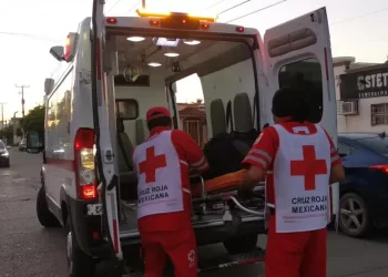 Bebé sufre un paro cardíaco y médicos y socorristas de la Cruz Roja Los Mochis lo salvan
