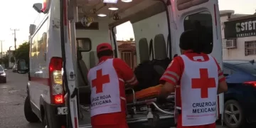 Bebé sufre un paro cardíaco y médicos y socorristas de la Cruz Roja Los Mochis lo salvan