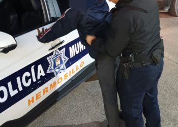 En patrullajes de prevención y vigilancia la Policía de Hermosillo sacó de las calles 20 armas prohibidas y a 50 presuntos delincuentes.