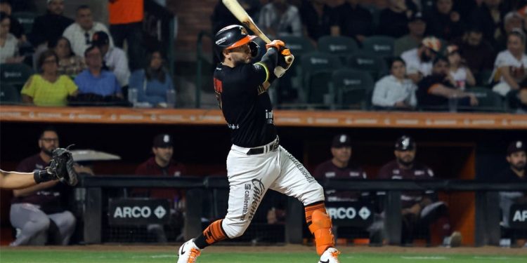 Naranjeros barre el Clásico de la LAMP y llega a 11 victorias consecutivas