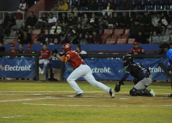 La Guerra de Tribus se pintó de rojo en extrainnings