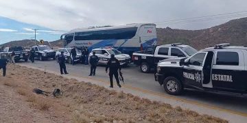 DOS DELINCUENTES ABATIDOS, TRES DETENIDOS Y UN ARSENAL ASEGURADO, EL SALDO DE BALACERA AL SUR DE HERMOSILLO, CONFIRMAN AUTORIDADES