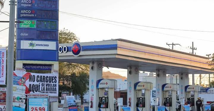 Baja el precio Gasolineras Arco de Hermosillo luego de que Profeco le pusiera lonas por careros
