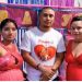 HOMBRE PRESUME A SUS DOS ESPOSAS EMBARAZADAS EN DOBLE BABYSHOWER