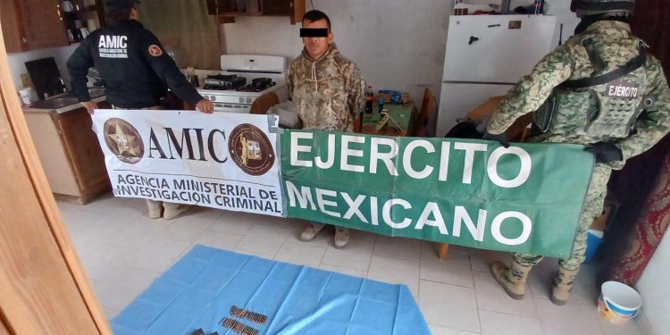 Operativo conjunto asegura drogas, cartuchos y vehículos; imputado detenido por violencia familiar en Sonoyta