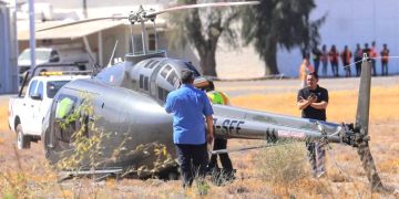 Helicóptero se desploma en Aeropuerto de Hermosillo con tres personas a bordo; mo reportan muertes, solo heridos