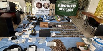 Operativo conjunto en Magdalena de Kino arroja resultados positivos; en cateo aseguran armas, vehículos, droga y equipo táctico