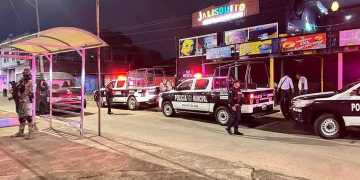 Se niega a pagar extorsión; atropella y mata a dos sicarios… pero lo detienen y le clausuran el bar