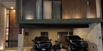 Luis R Conriquez presume su nueva casa en la ciudad de #Monterrey, Nuevo León