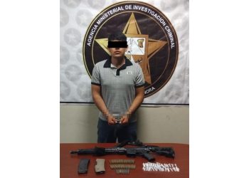 Capturado en Ciudad Obregón sujeto en posesión de un fusíl de asalto y narcótico
