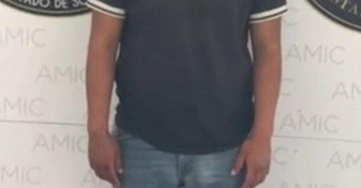 Detienen a sujeto por agredir a golpes y patadas a un menor de edad en Hermosillo