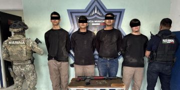Capturan a cuatro sujetos con armas largas, vestimenta táctica y patrulla clonada del AMIC