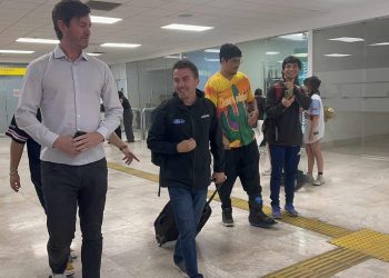 ¡Captan a Malcolm en el aeropuerto de Hermosillo!