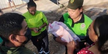Abandonan a BEBÉ recién nacida en barranca de Guerrero; aún tenía cordón umbilical.
