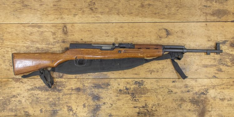 Asegura Policía Municipal droga y un fusil a dos hombres en Miguel Alemán