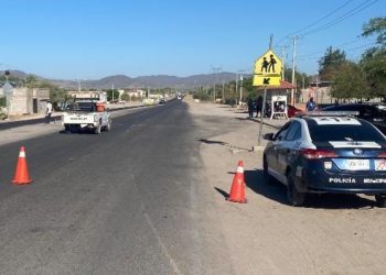 Arroja saldo blanco operativo de Tránsito en la carretera 100