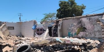 Hallan a un hombre sin vida bajo los escombros de una casa abandonada en Hermosillo