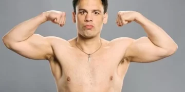 La FGR confirmó que Julio César Chávez Jr. tiene una orden de aprehensión en México desde marzo de 2023 por delincuencia organizada y tráfico de armas