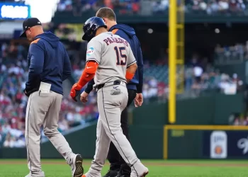 Isaac Paredes se perderá el resto de la temporada por lesión; está en duda para el Clásico Mundial
